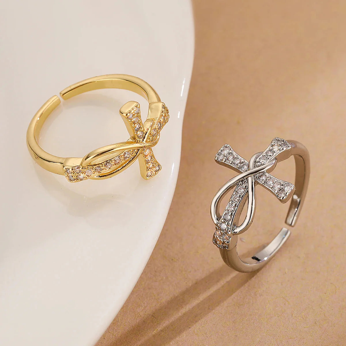 Eliane – Bague Croix Chrétienne en Zircon pour Femme