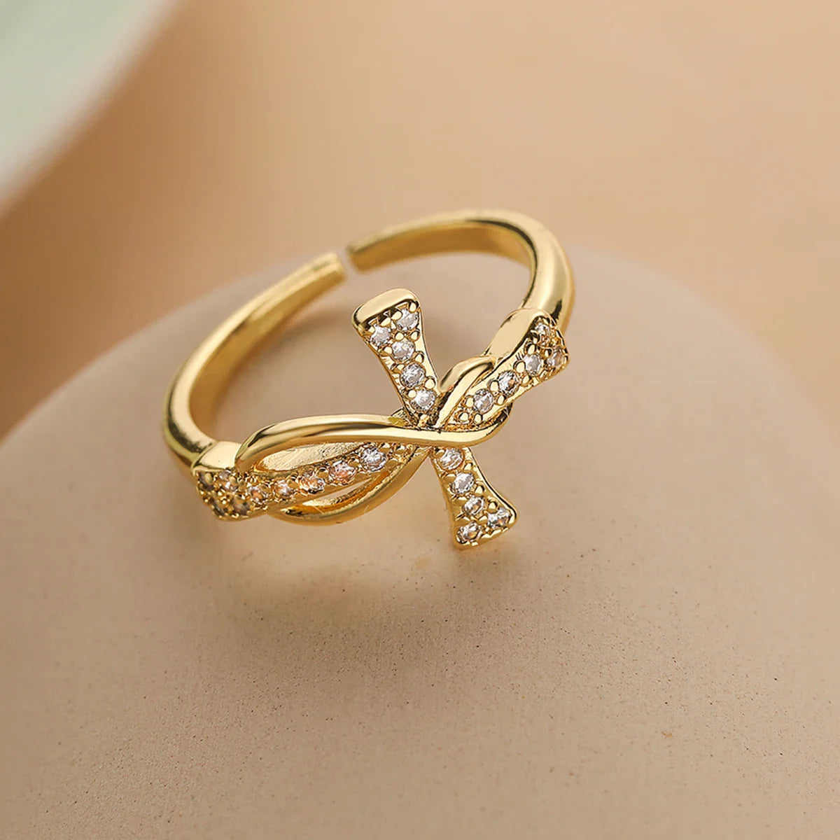 Eliane – Bague Croix Chrétienne en Zircon pour Femme
