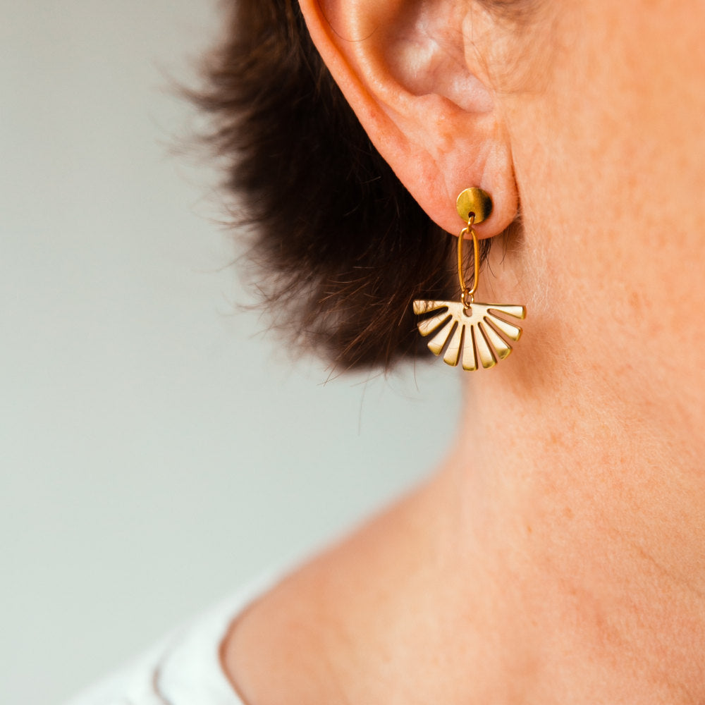 Clous d'oreilles Floral Drop - Boucles d'oreilles en forme d'éventail