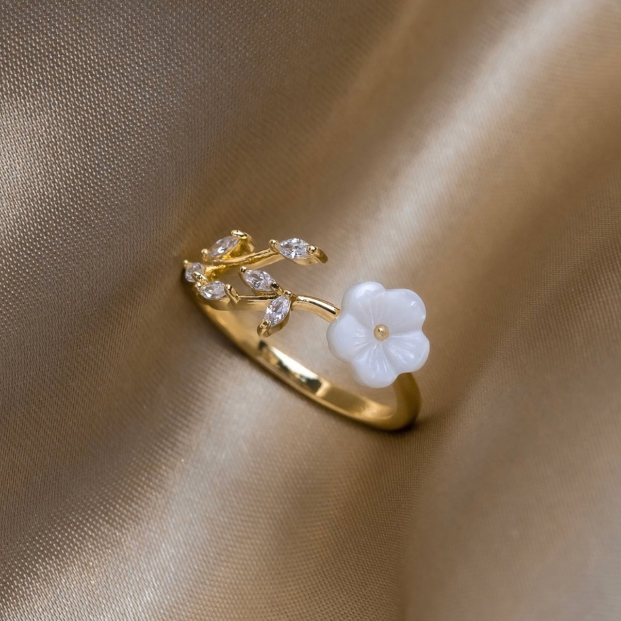 Wildflower Ring - Bague Pétale avec Coquillage et Cristal