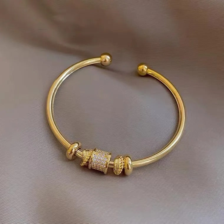Solène – Bracelet Charm Chic en Or