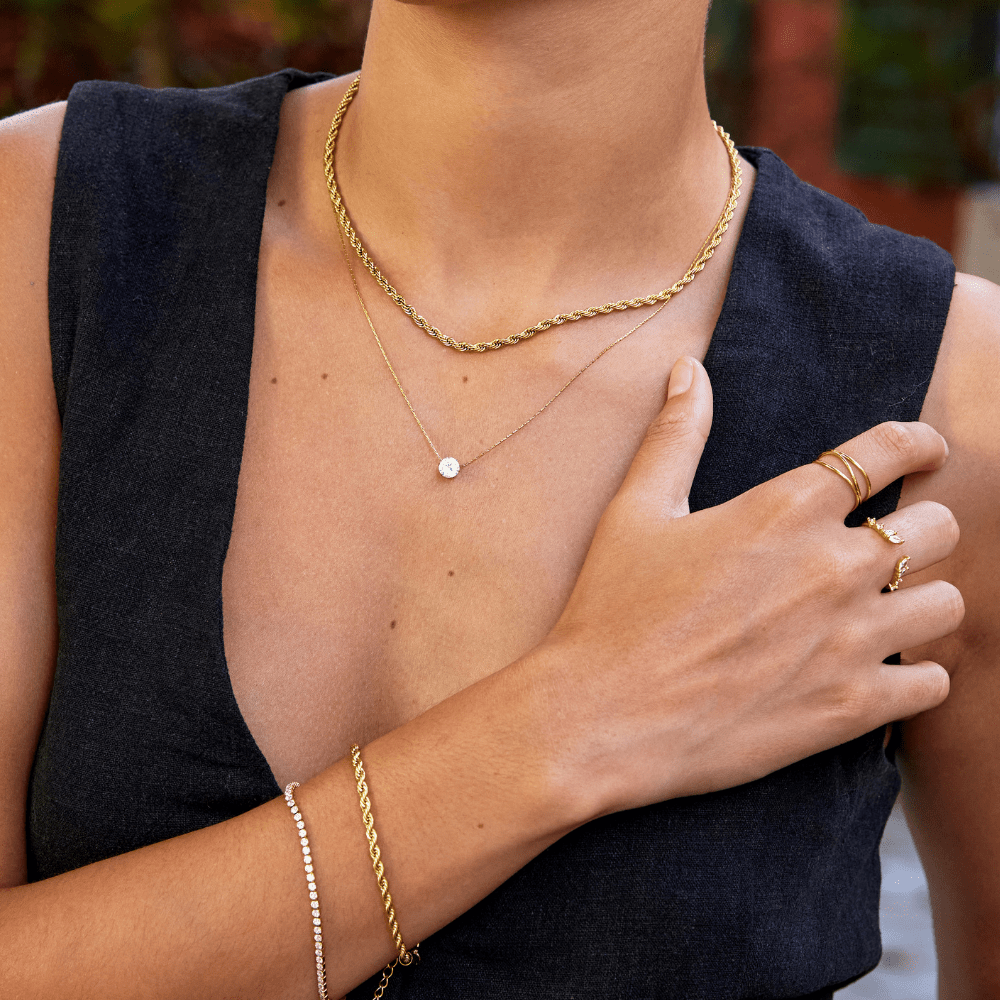 Amaris – Collier Doré Cristal Rond Élégant