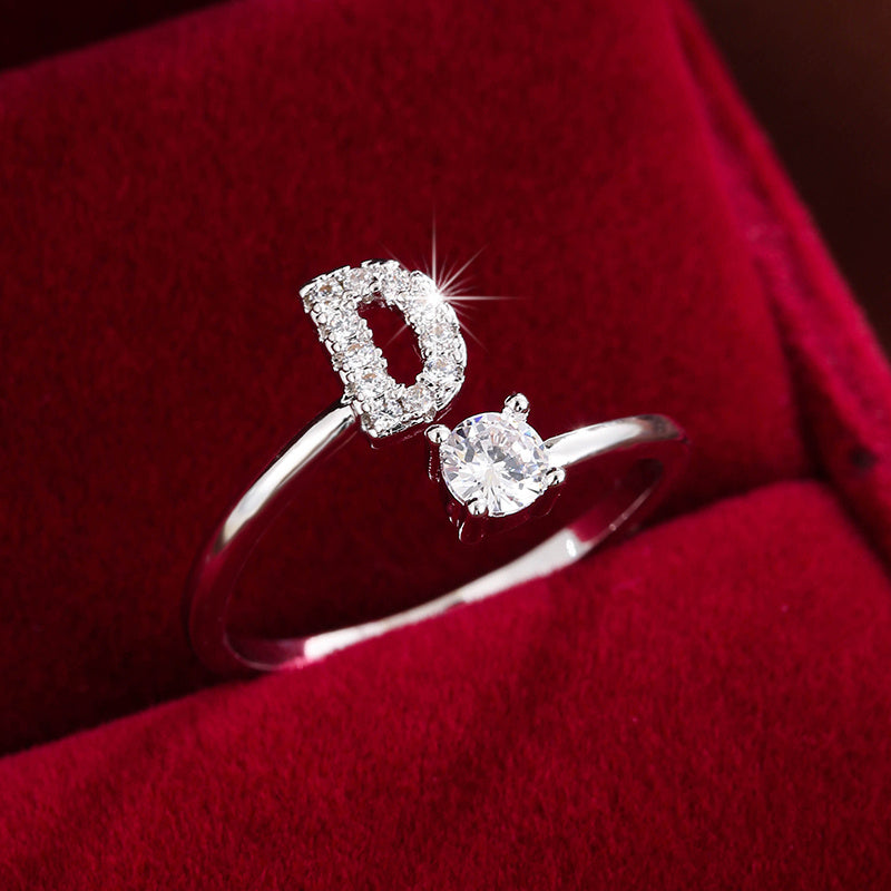 Nova – Bague Moderne Ouverte avec Initiale et Cubic Zirconia