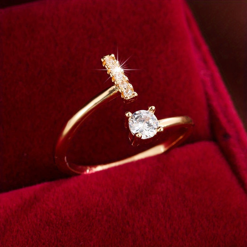 Nova – Bague Moderne Ouverte avec Initiale et Cubic Zirconia