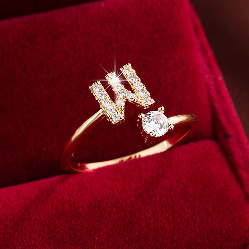 Nova – Bague Moderne Ouverte avec Initiale et Cubic Zirconia