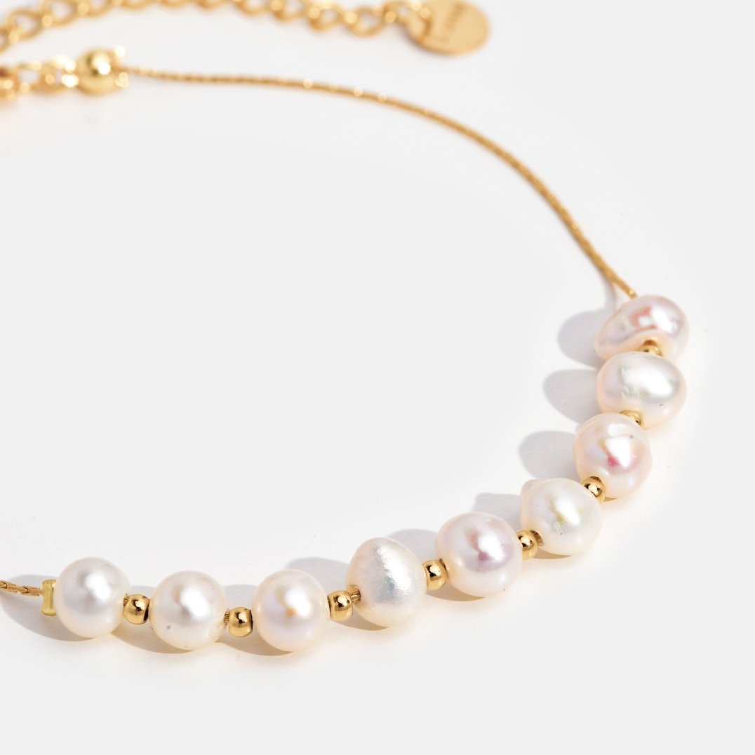 Saphira – Bracelet Perles Nacrées Étincelantes