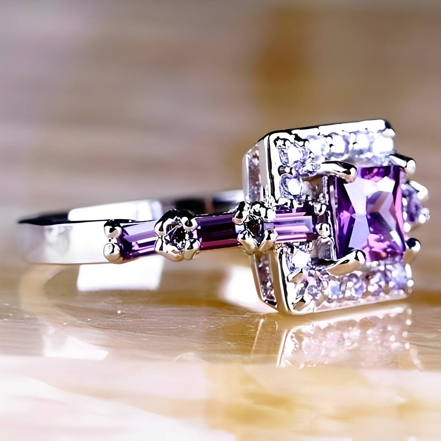 Lyra – Bague Carrée en Améthyste Cristal