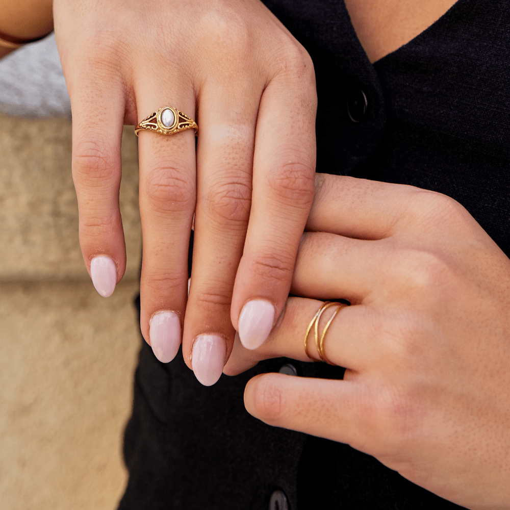 Elayna – Bague Boucle Infini Dorée