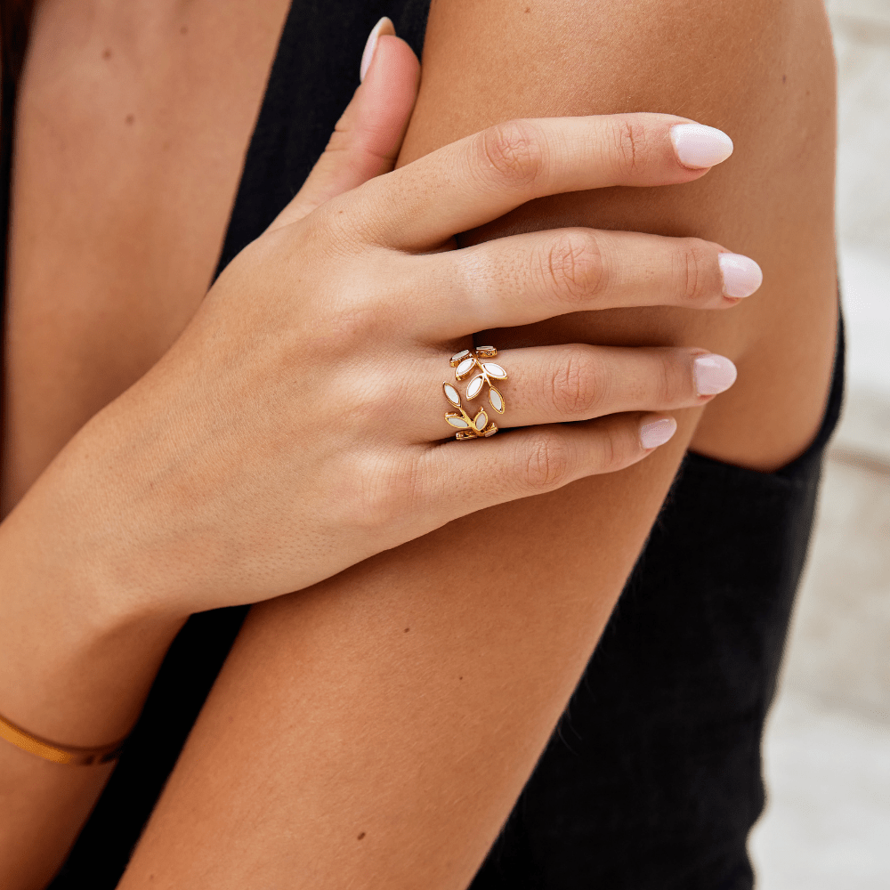 Ysolde – Bague Feuille Dorée