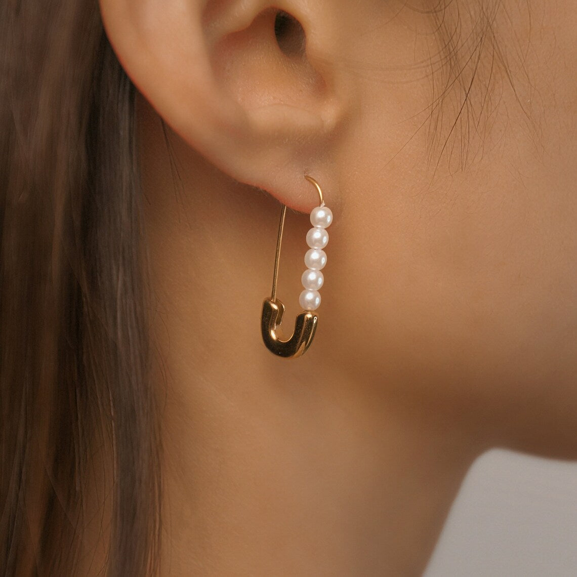 Boucles d'oreilles épingles de sûreté - Boucles d'oreilles délicates avec perles fraîches