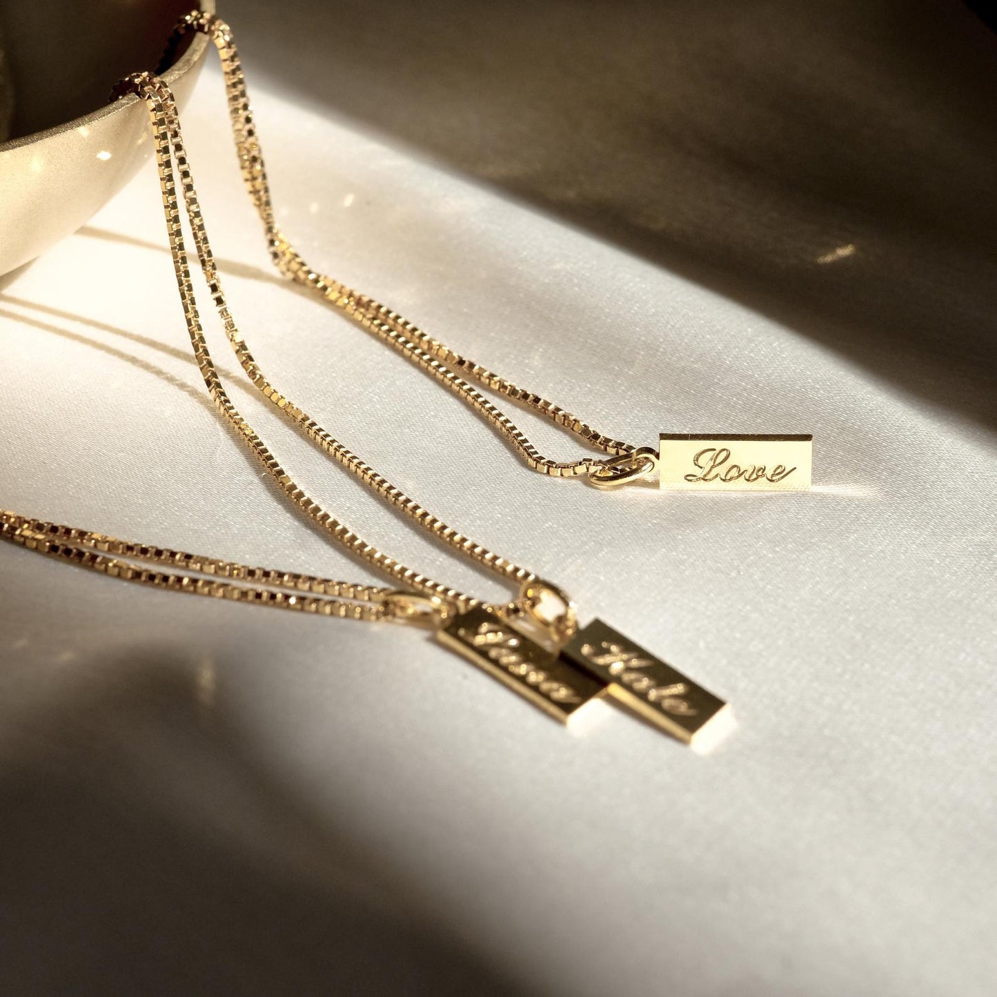 Lina – Collier Dainty Tag Personnalisé