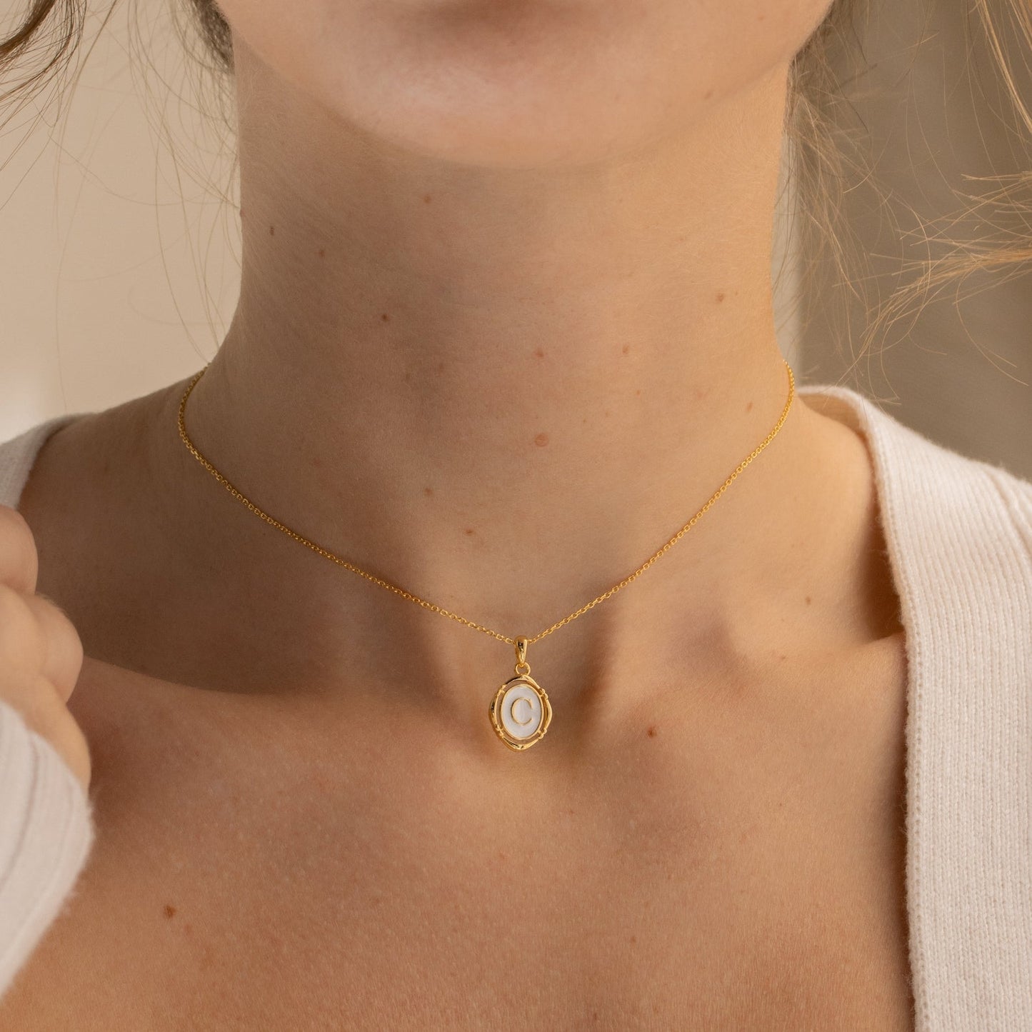 Camille – Collier Pendentif avec Initiale Personnalisée