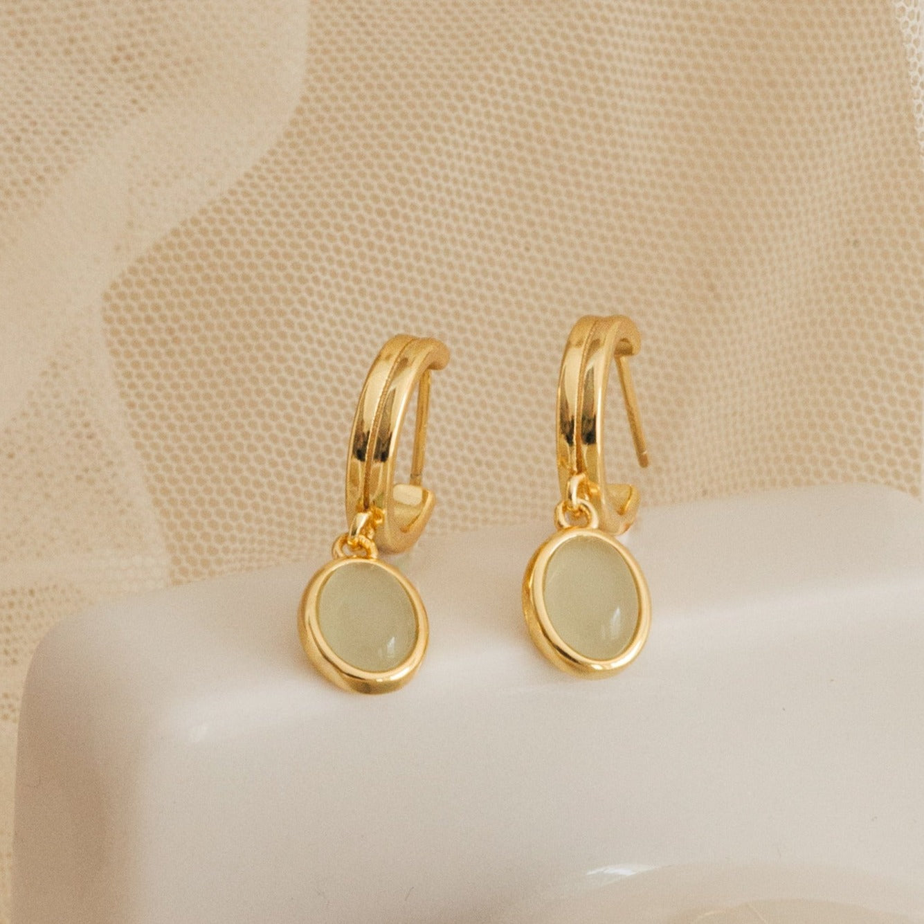 Jade – Créoles Pendentives en Pierre Fine