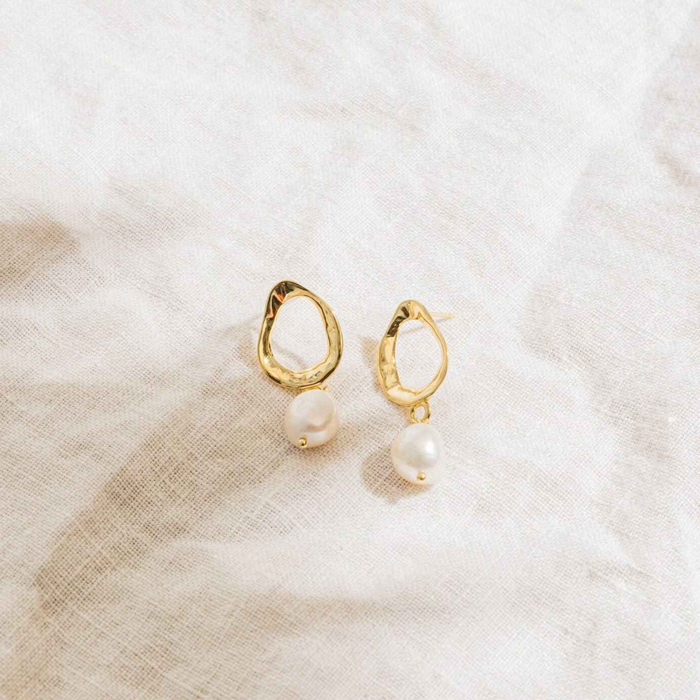 Rebecca – Boucles d'Oreilles Pendentives en Perles