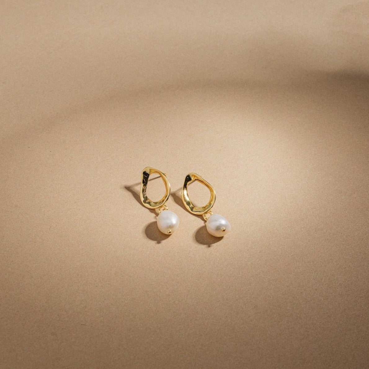 Rebecca – Boucles d'Oreilles Pendentives en Perles