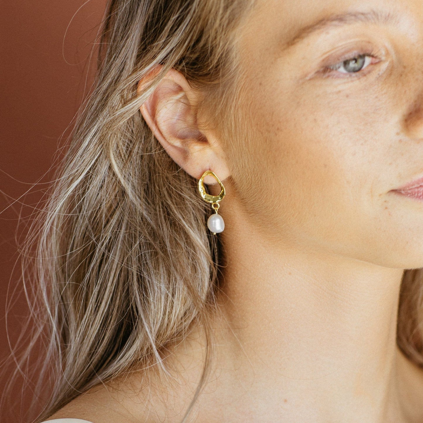 Rebecca – Boucles d'Oreilles Pendentives en Perles
