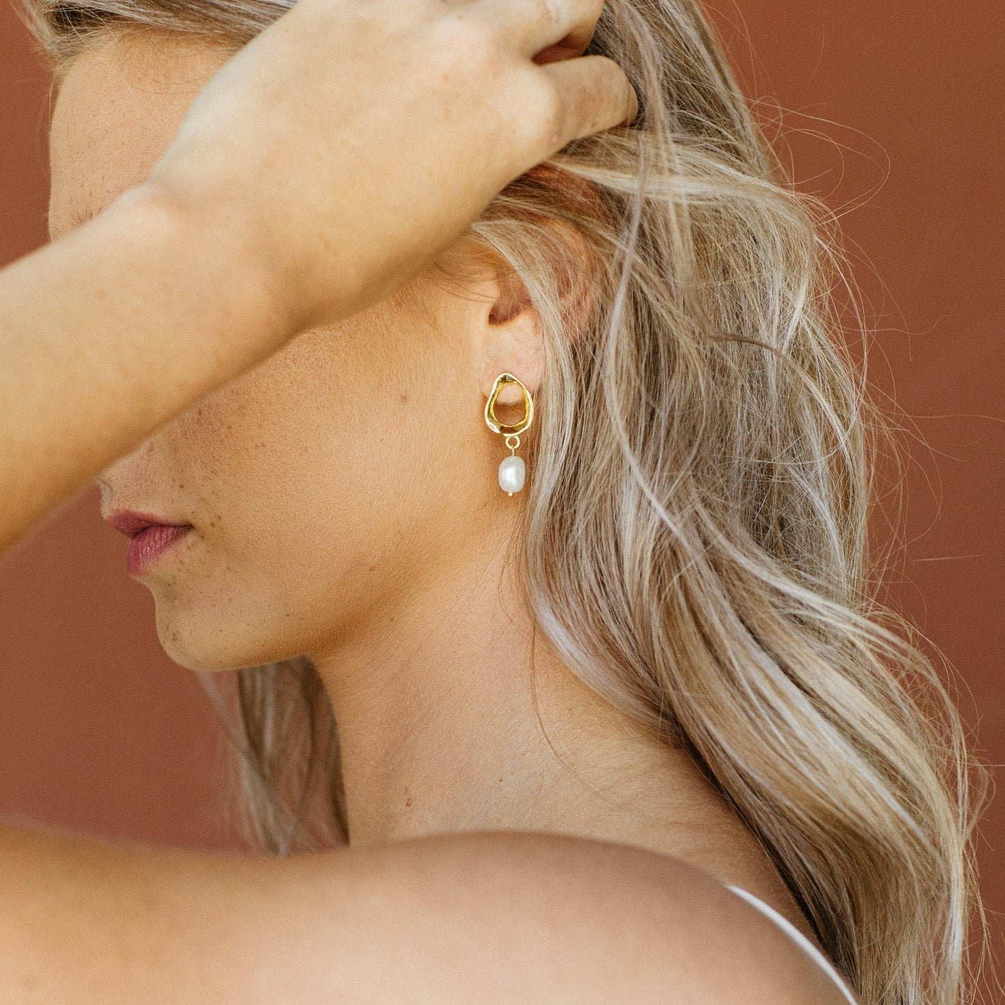 Rebecca – Boucles d'Oreilles Pendentives en Perles
