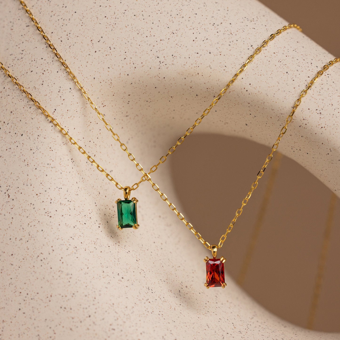 Victoria – Collier Taille Émeraude