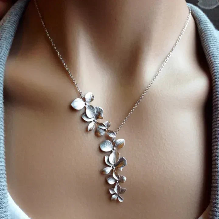 Sylvaine – Collier Fleur Ancienne en Argent