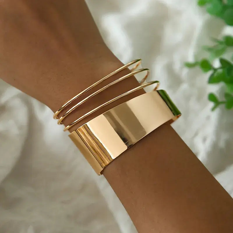 Yuki – Bracelet Vintage Classique Doré