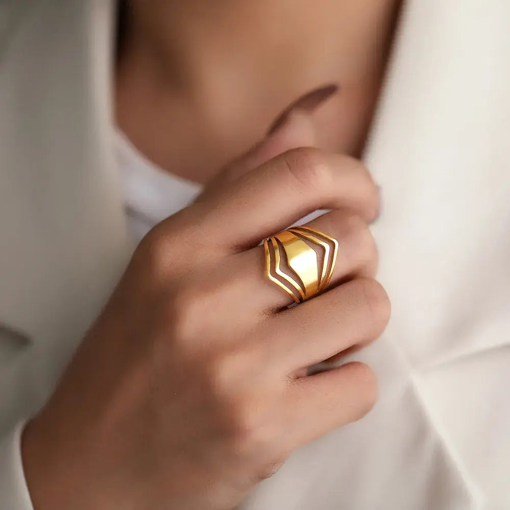 Britanny – Bague élégante statement en or