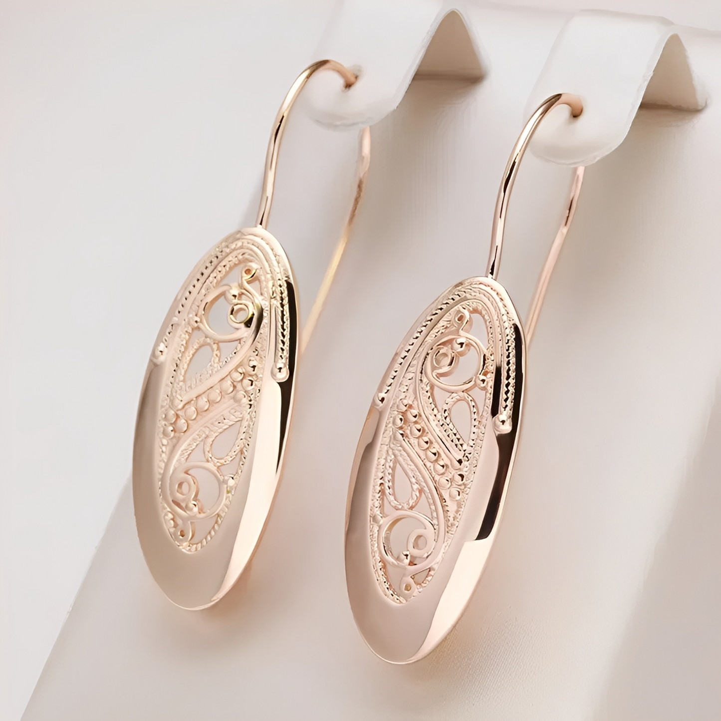 Salma – Boucles d’Oreilles Creuses Chic