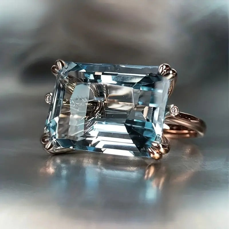 Lisa – Bague Vintage avec Zircon Bleu Étincelant