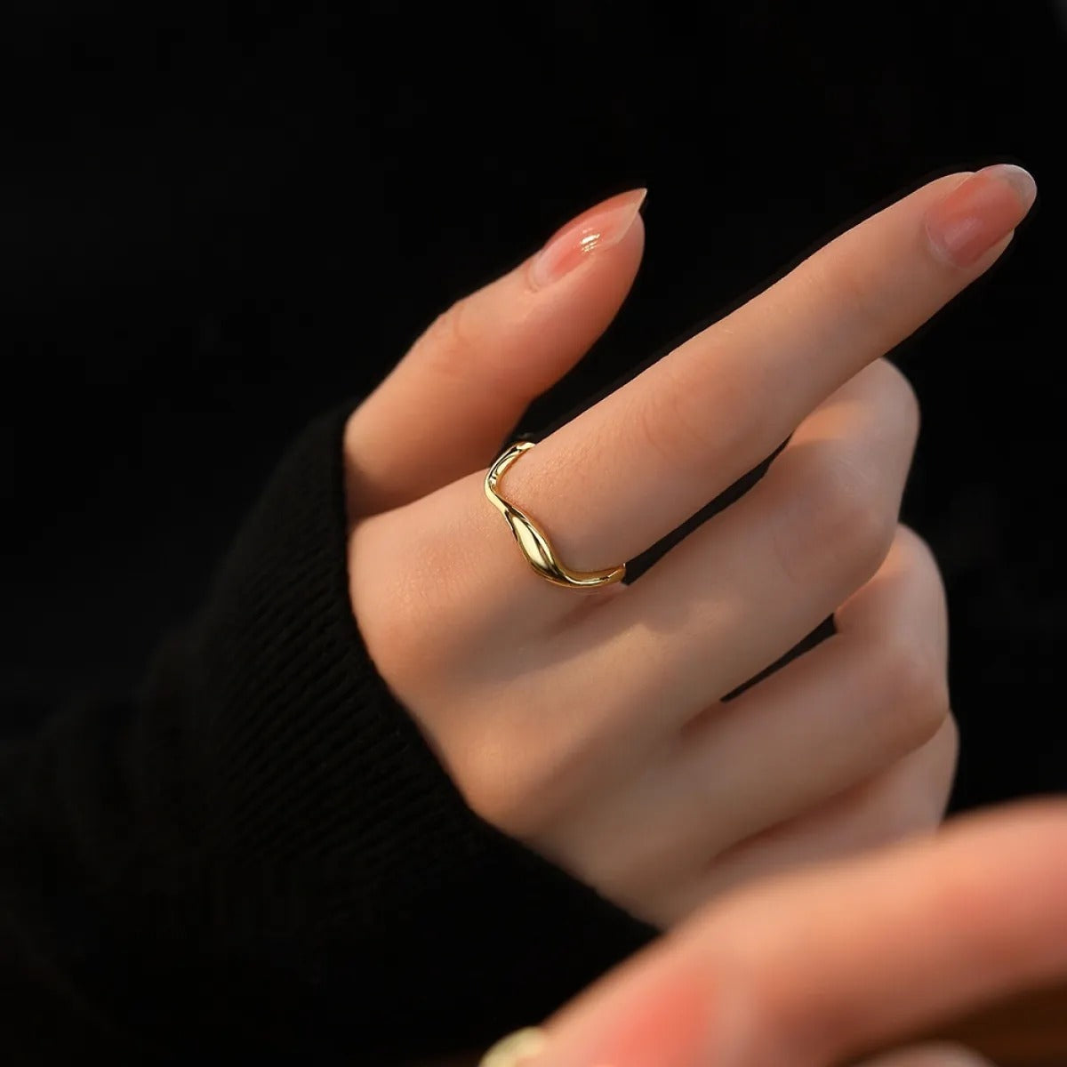 Whitney – Bague Minimaliste Ondulée