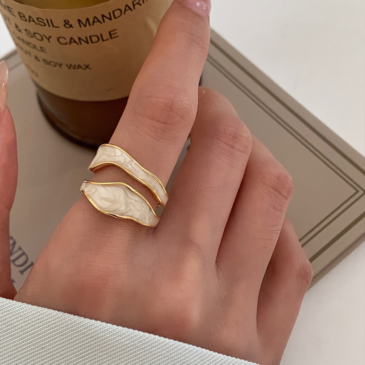 Bria – Bague Vintage en Or Blanc