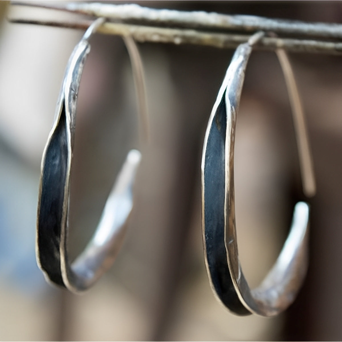 Nola – Boucle d'Oreille Individuelle avec Grand Anneau
