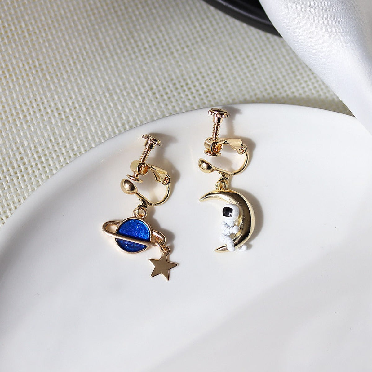 Luna – Boucles d’Oreilles Astronaute & Planète