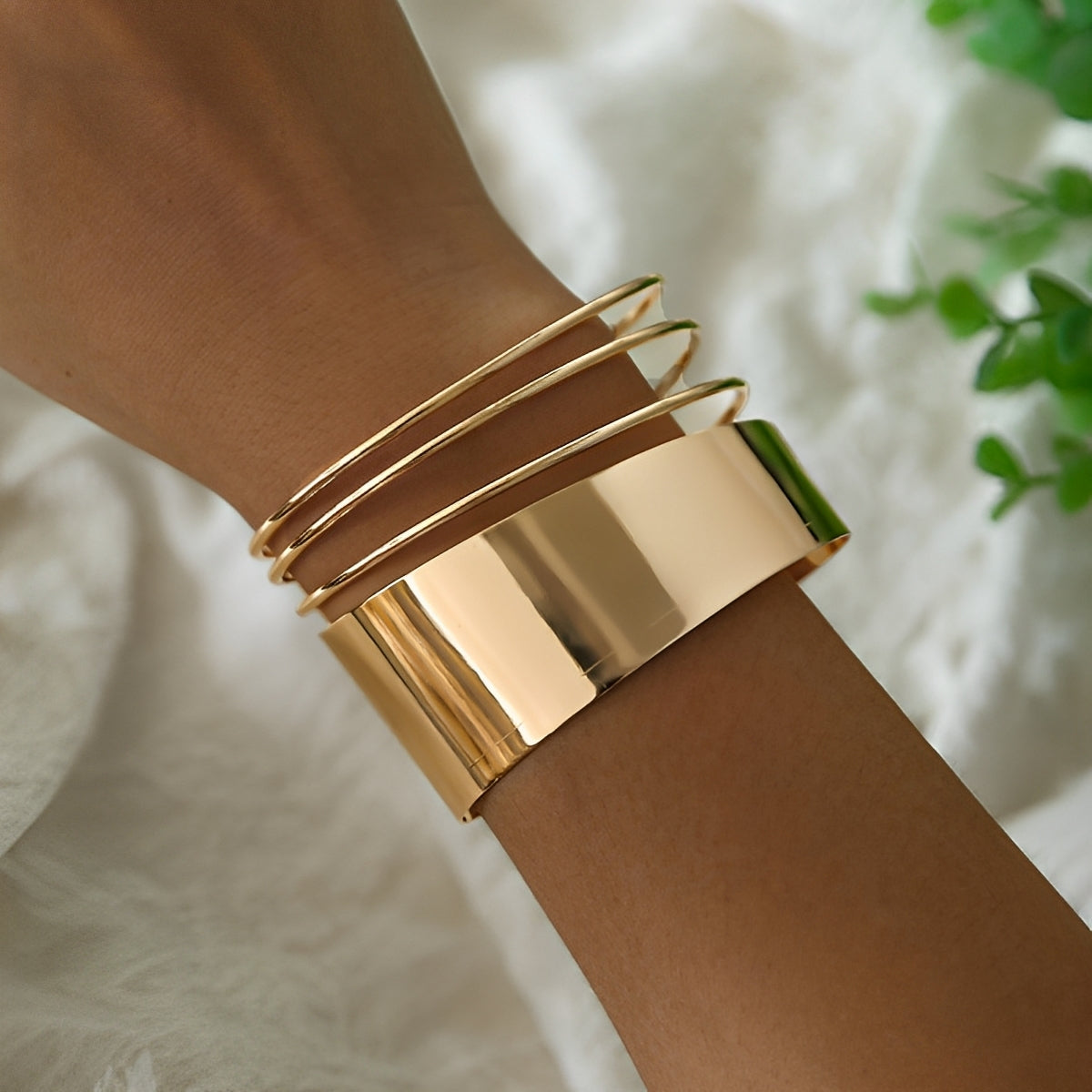 Camille – Bracelet Classique Vintage en Or