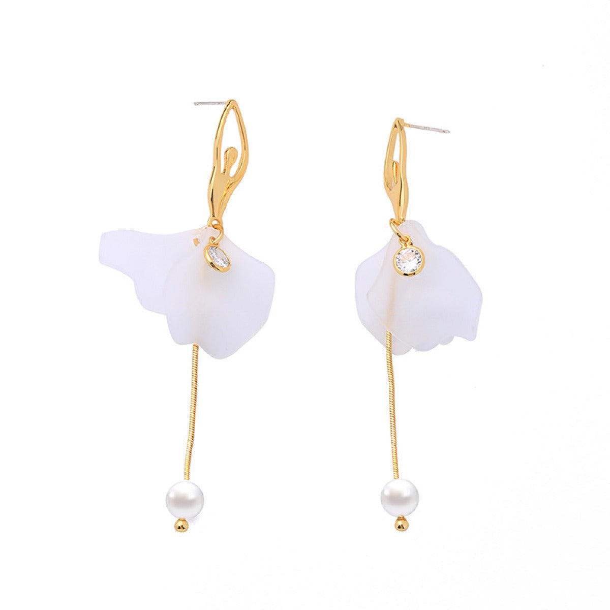 Aiah – Boucles d’Oreilles Pétales & Perles en Or Blanc