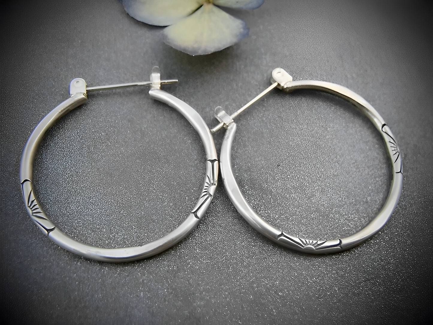 Clara – Créoles Vintage en Argent Élégant