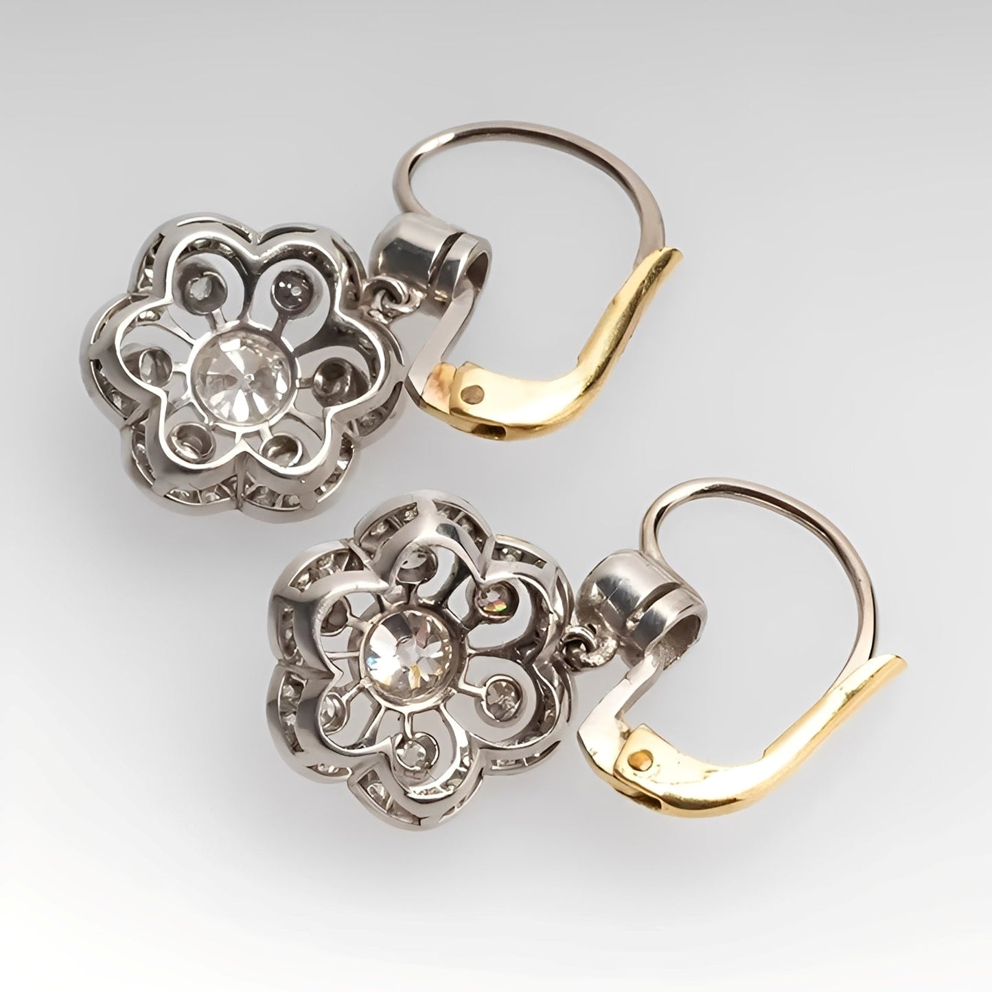 Azara – Boucles d'Oreilles Radiantes avec Mandala
