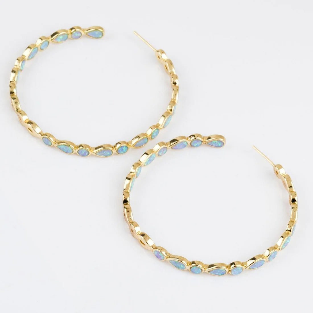 Raya – Créoles Dorées Vintage à Opale Bleue