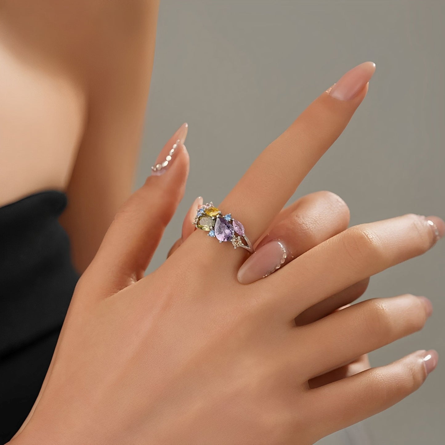Clarine – Bague Vintage en Argent avec Cristaux de Couleurs