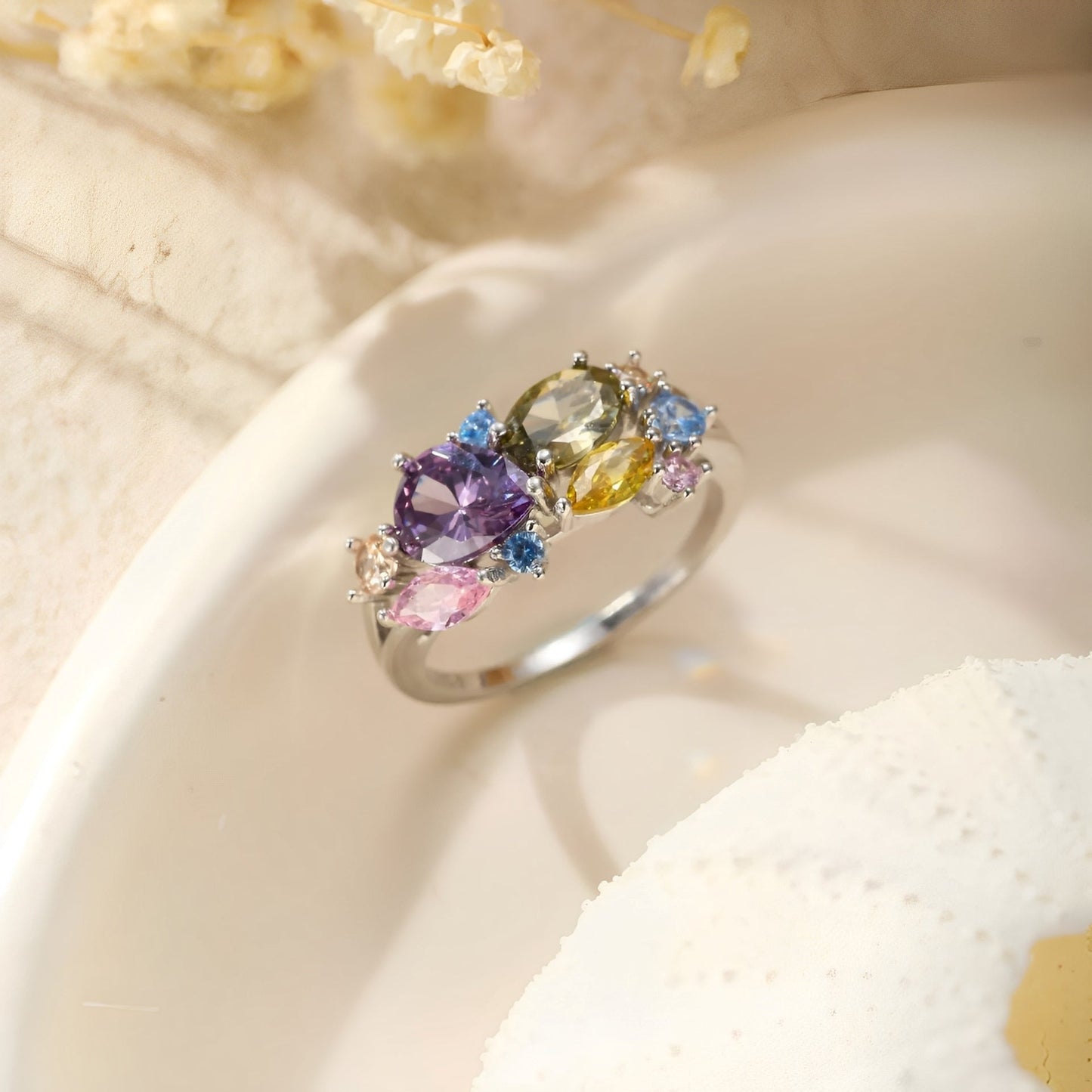 Clarine – Bague Vintage en Argent avec Cristaux de Couleurs