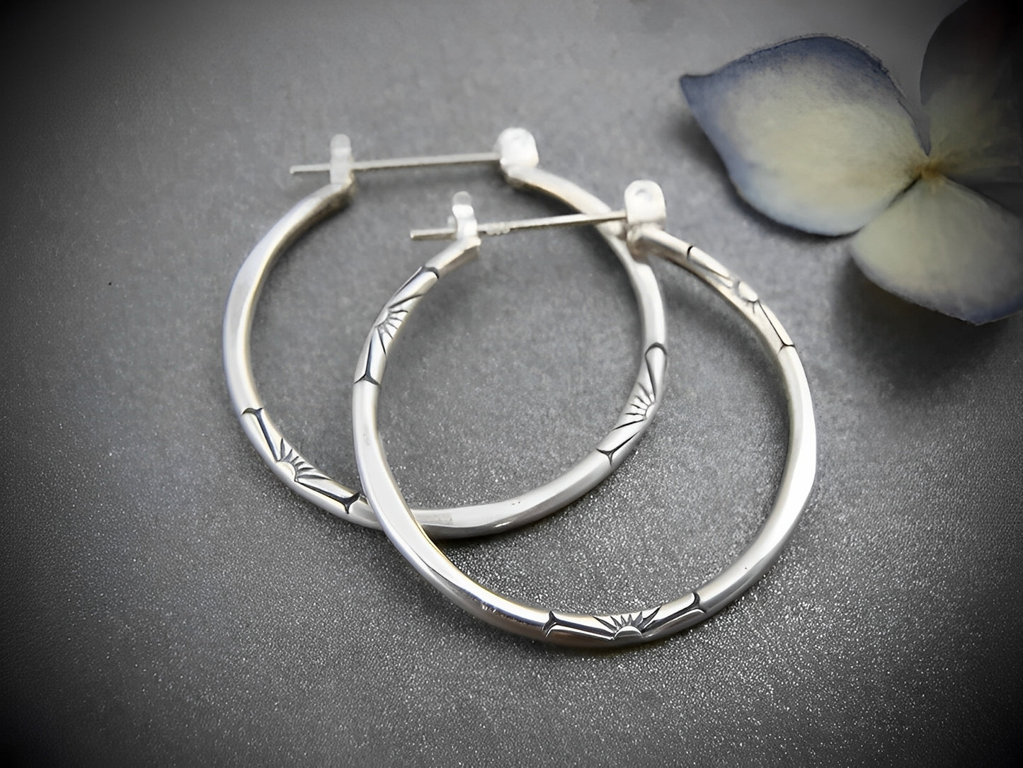 Clara – Créoles Vintage en Argent Élégant