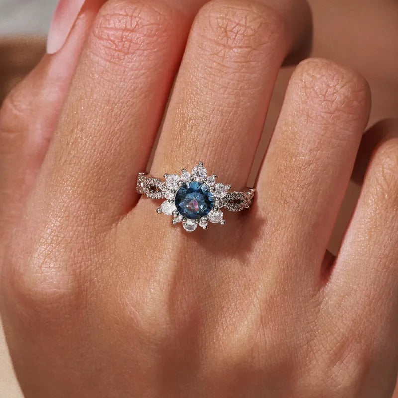 Ophelia – Bague Fleur de Cristal Raffinée