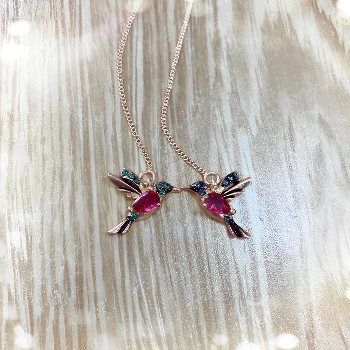 Whitney – Boucles d’Oreilles Colibri en Émail et Zircon
