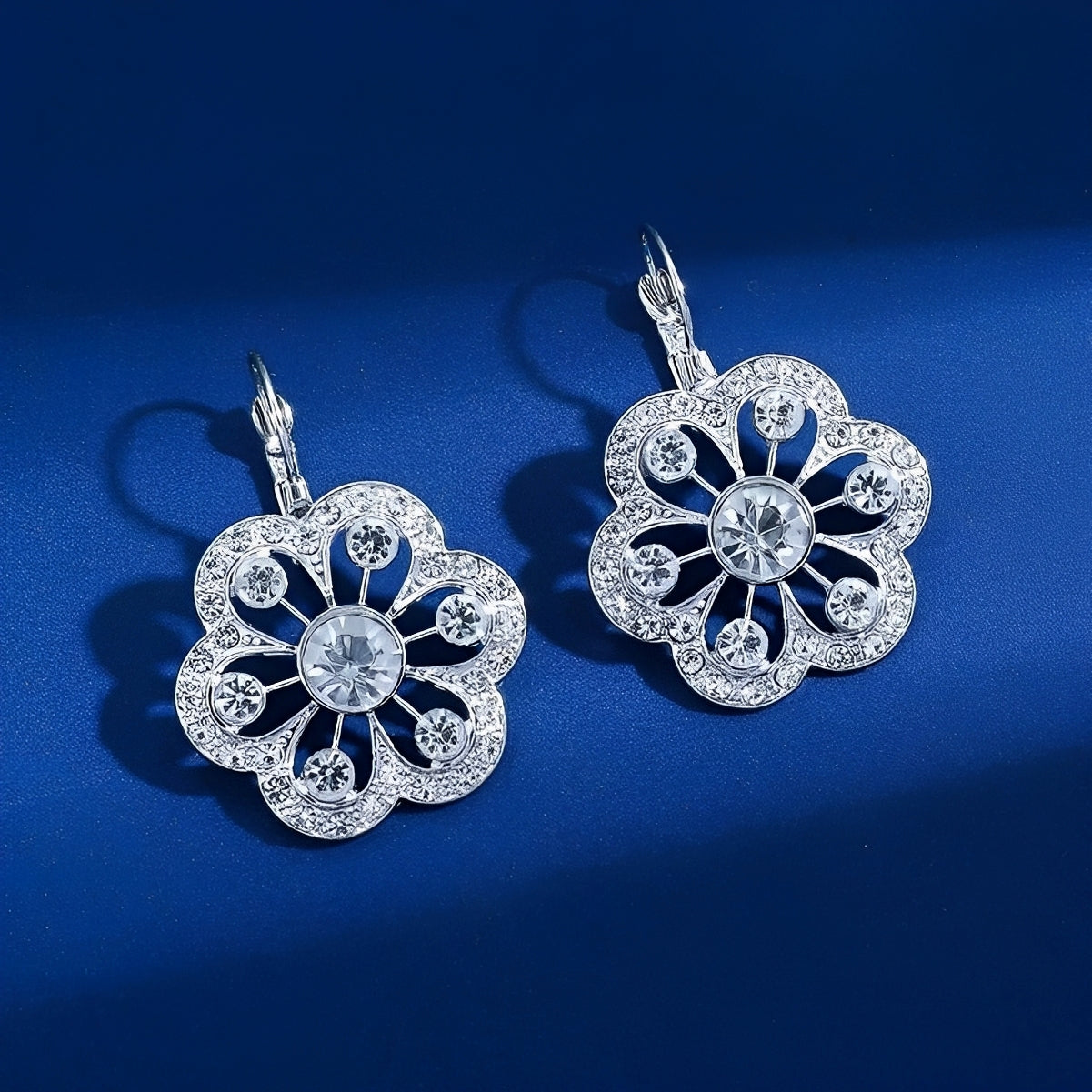 Azara – Boucles d'Oreilles Radiantes avec Mandala