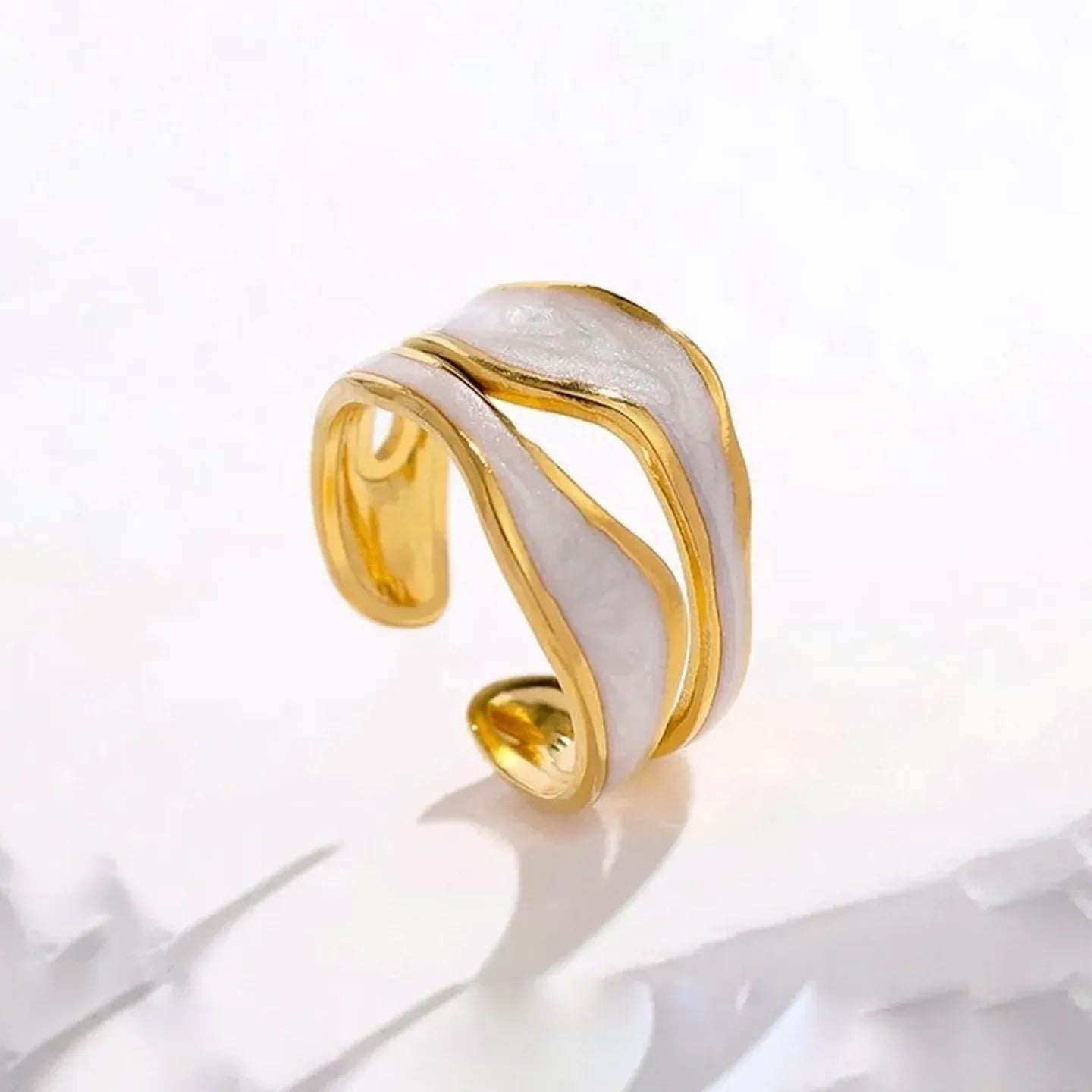 Elina – Bague Vintage en Or Blanc Élégant