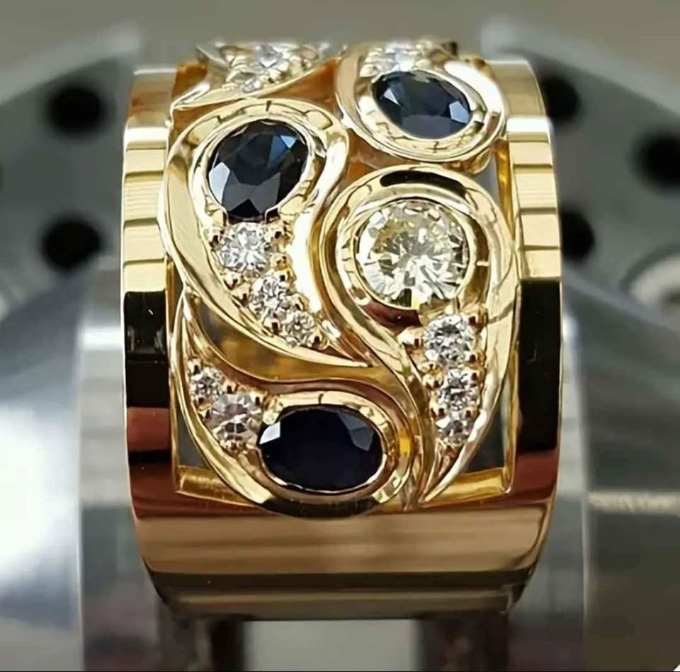 Elina – Bague Vintage Dorée Incrustée de Zircon