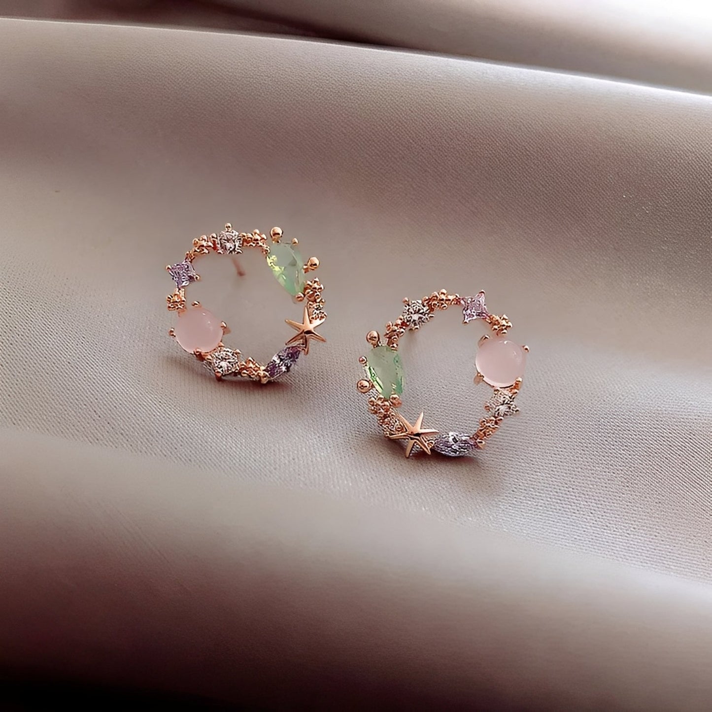Charlene – Boucles d'Oreilles Florales en Cristal en Or Rose
