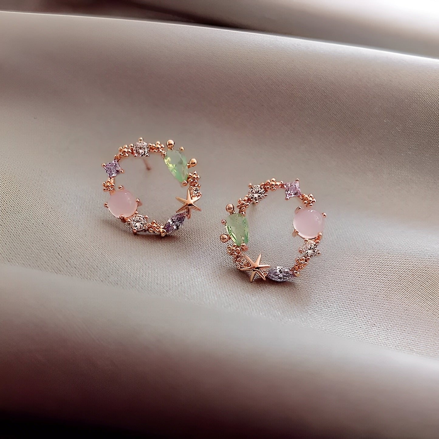 Florina – Boucles d’Oreilles Fleur en Cristal et Or Rose