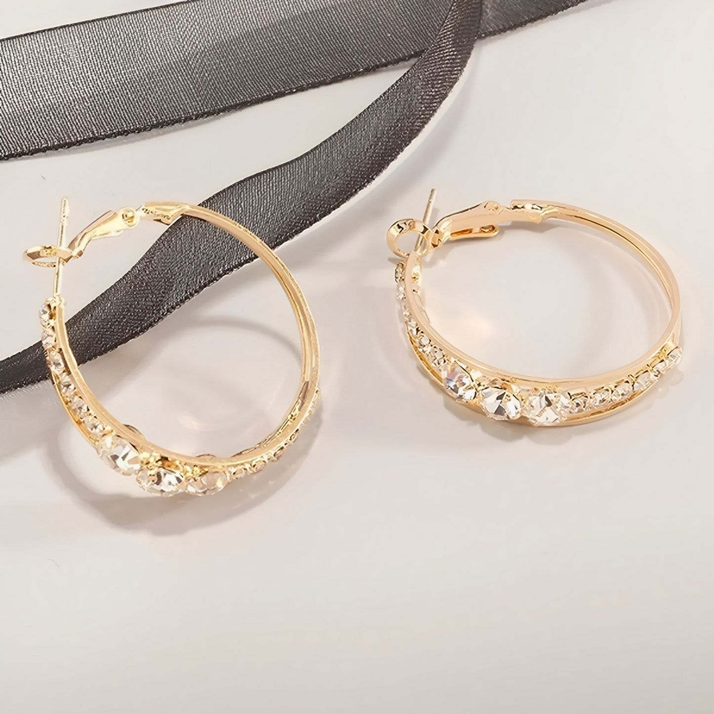 Alina – Boucles d'Oreilles Créoles Élégantes avec Éclat