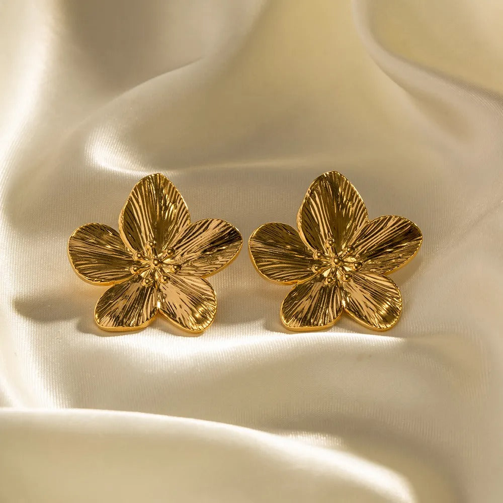 Rianne – Boucles d’Oreilles Fleur Épanouie Dorées