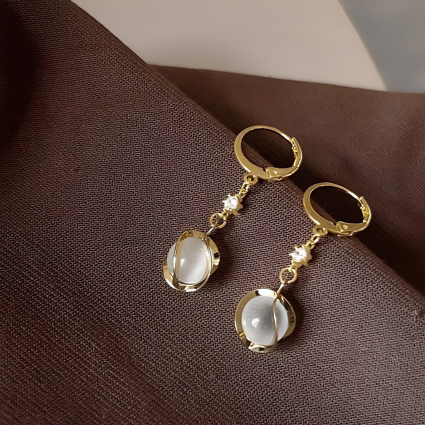 Gabrielle – Boucles d’Oreilles Or avec Opale Blanche