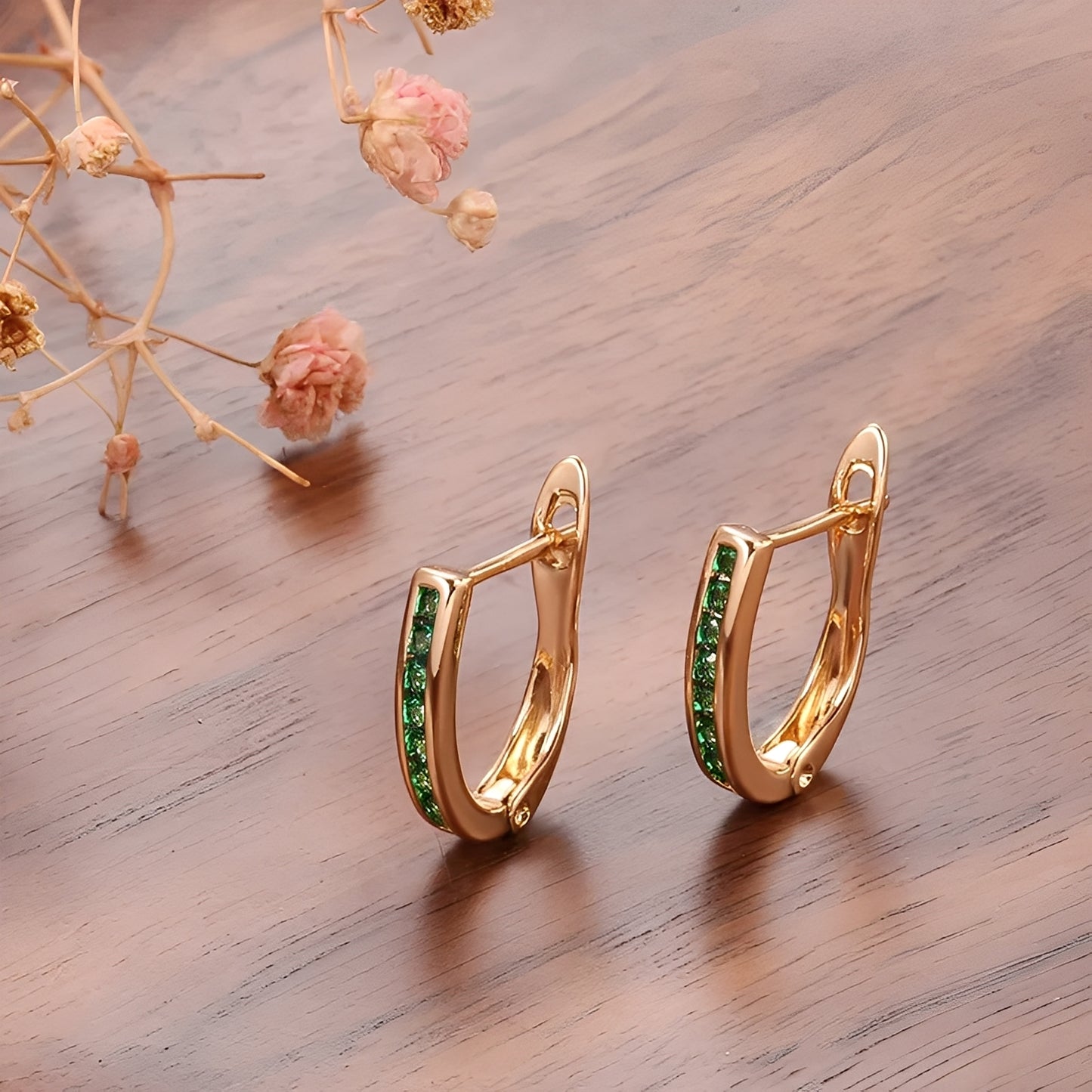 Bella – Boucles Émeraudes et Diamants en Or